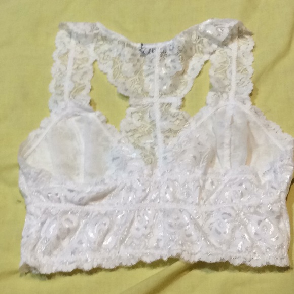 2X White Lace Bra - Picture 2 of 3